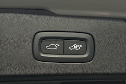 harmaa Volvo V60 2023 kuva 25.