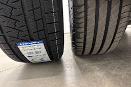 met. sininen Volvo V60 2023 kuva 14.