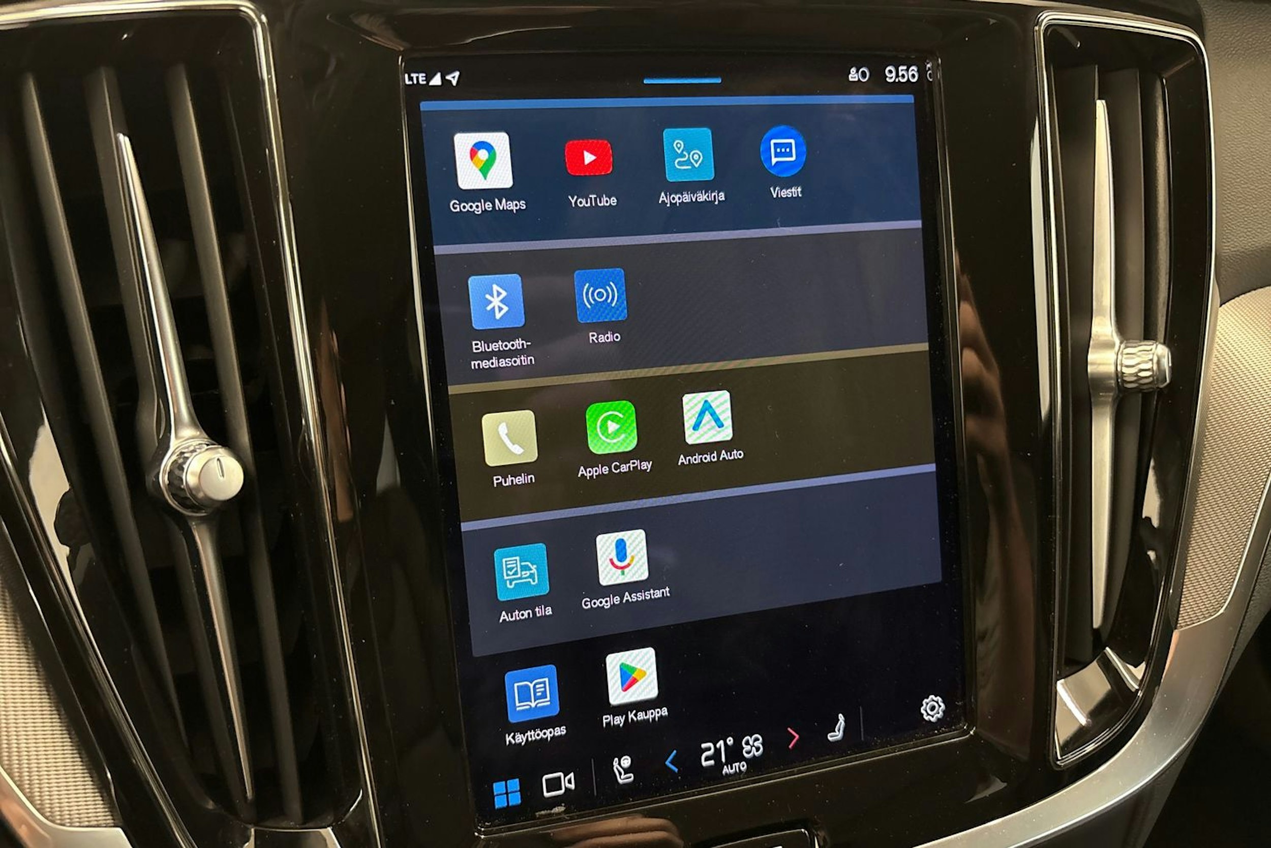 met. sininen Volvo V60 2023 kuva 21.