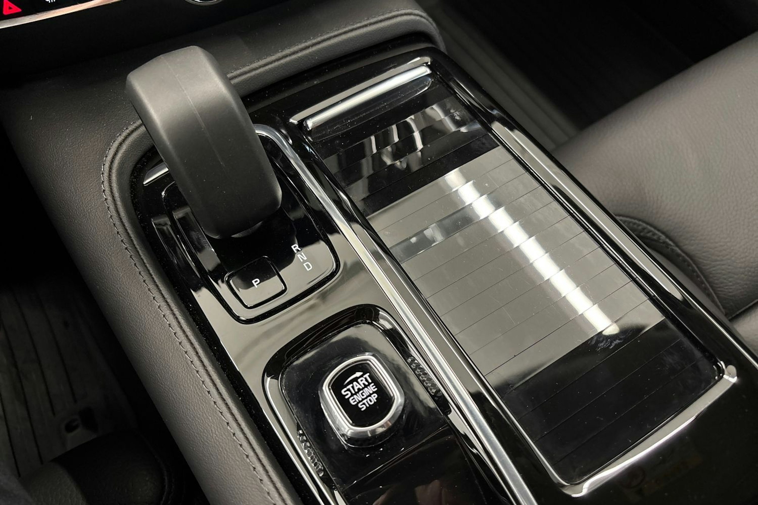 met. sininen Volvo V60 2023 kuva 28.