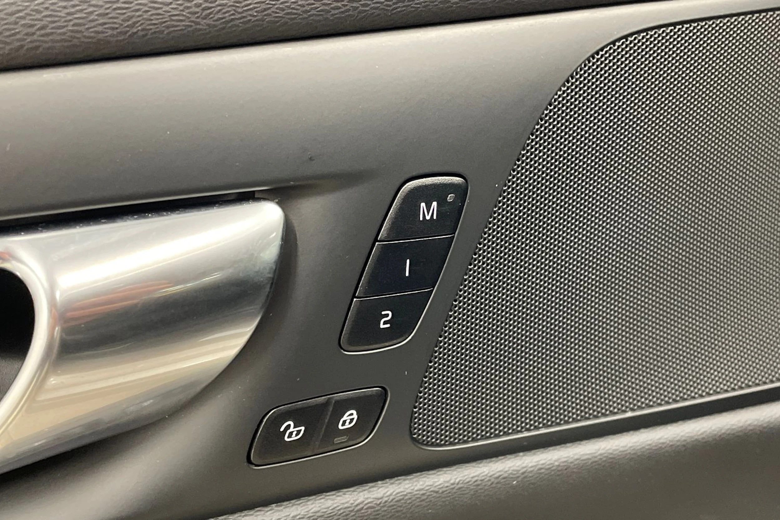 ruskea (beige) Volvo V60 2023 kuva 16.