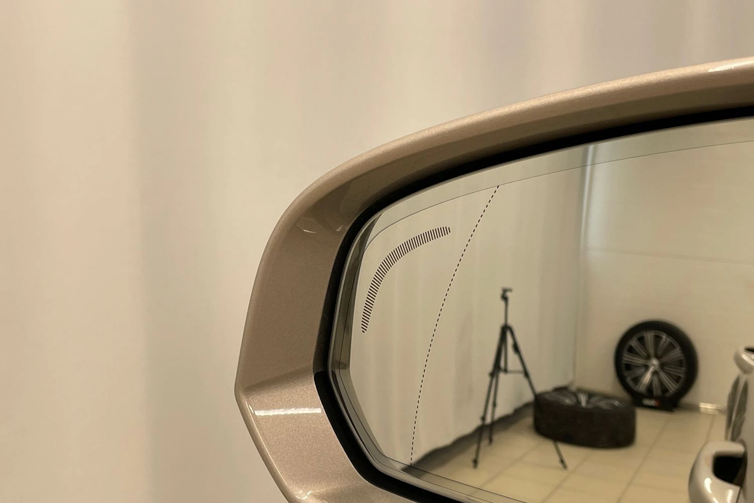 ruskea (beige) Volvo V60 2023 kuva 27.