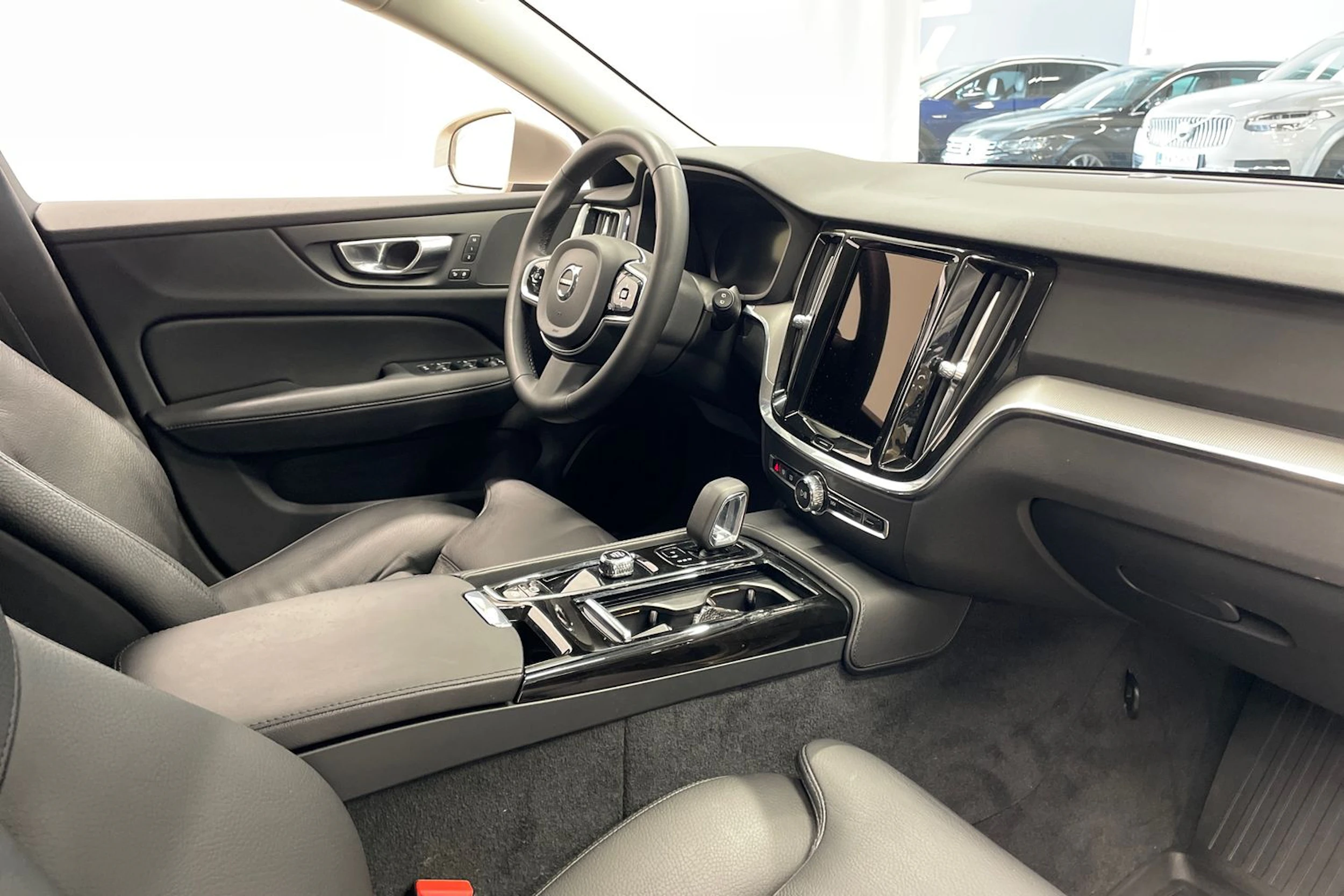 ruskea (beige) Volvo V60 2023 kuva 34.