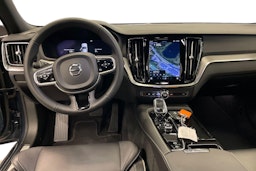sininen Volvo V60 2023 kuva 9.