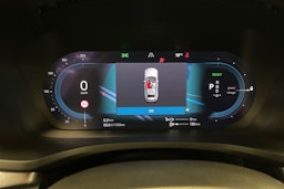 sininen Volvo V60 2023 kuva 18.