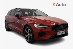 punainen Volvo V60 2023 kuva 1.