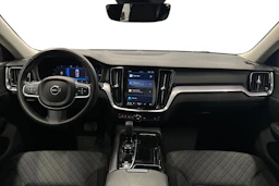 musta Volvo V60 2023 kuva 7.