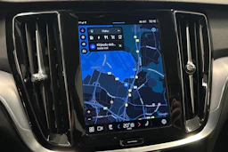 musta Volvo V60 2023 kuva 21.