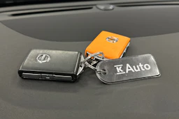 musta Volvo V60 2023 kuva 27.