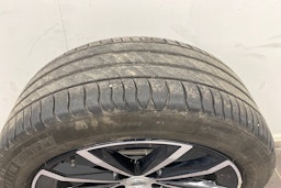 musta Volvo V60 2023 kuva 20.