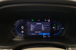 musta Volvo V60 2023 kuva 23.