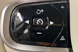 musta Volvo V60 2023 kuva 27.