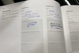 musta Volvo V60 2023 kuva 29.