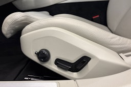 musta Volvo V60 2023 kuva 31.