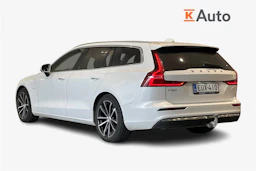 valkoinen Volvo V60 2024 kuva 2.