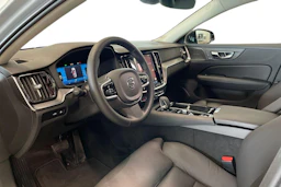 harmaa Volvo V60 2025 kuva 8.