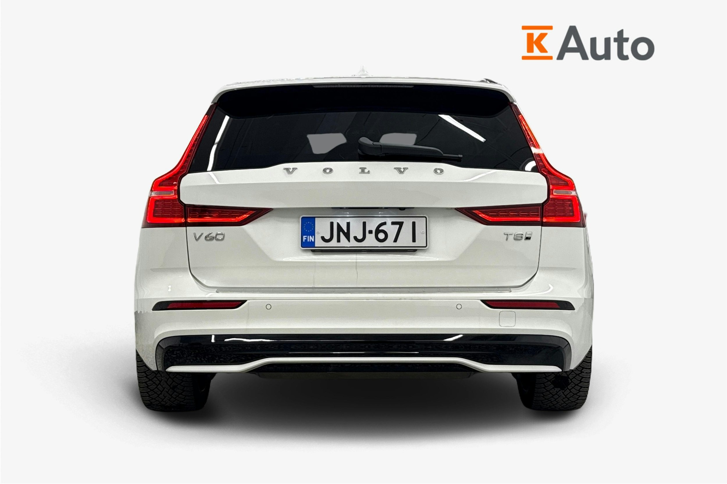 valkoinen Volvo V60 2025 kuva 3.