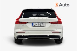 valkoinen Volvo V60 2025 kuva 3.