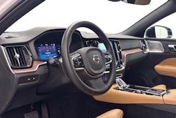 valkoinen Volvo V60 2025 kuva 7.