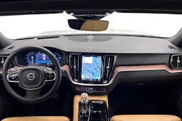 valkoinen Volvo V60 2025 kuva 9.