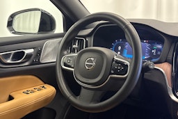 valkoinen Volvo V60 2025 kuva 14.