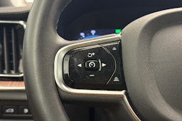 valkoinen Volvo V60 2025 kuva 17.