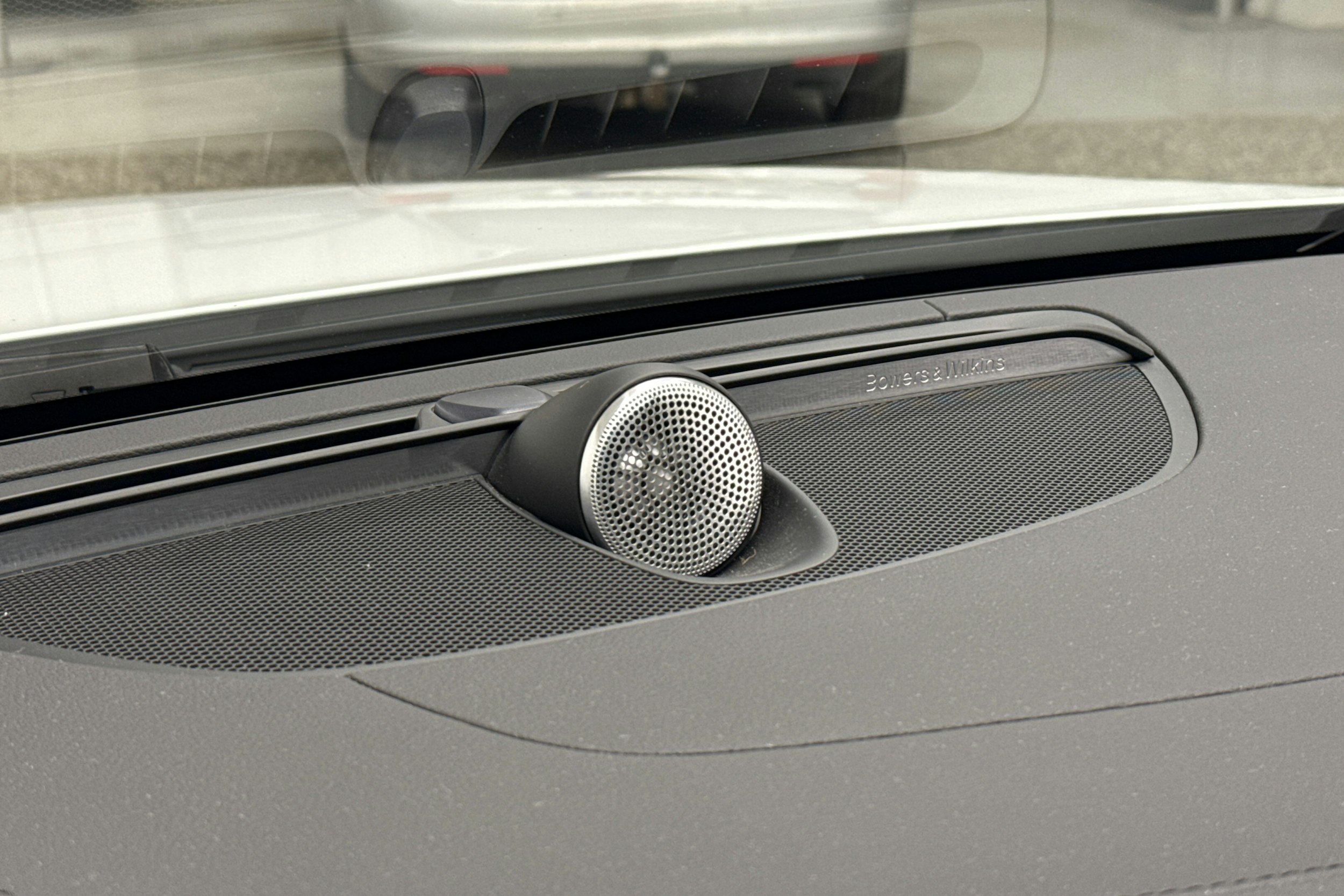 valkoinen Volvo V60 2025 kuva 25.