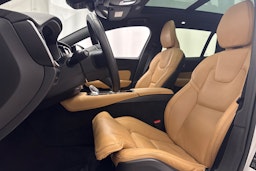 valkoinen Volvo V60 2025 kuva 27.