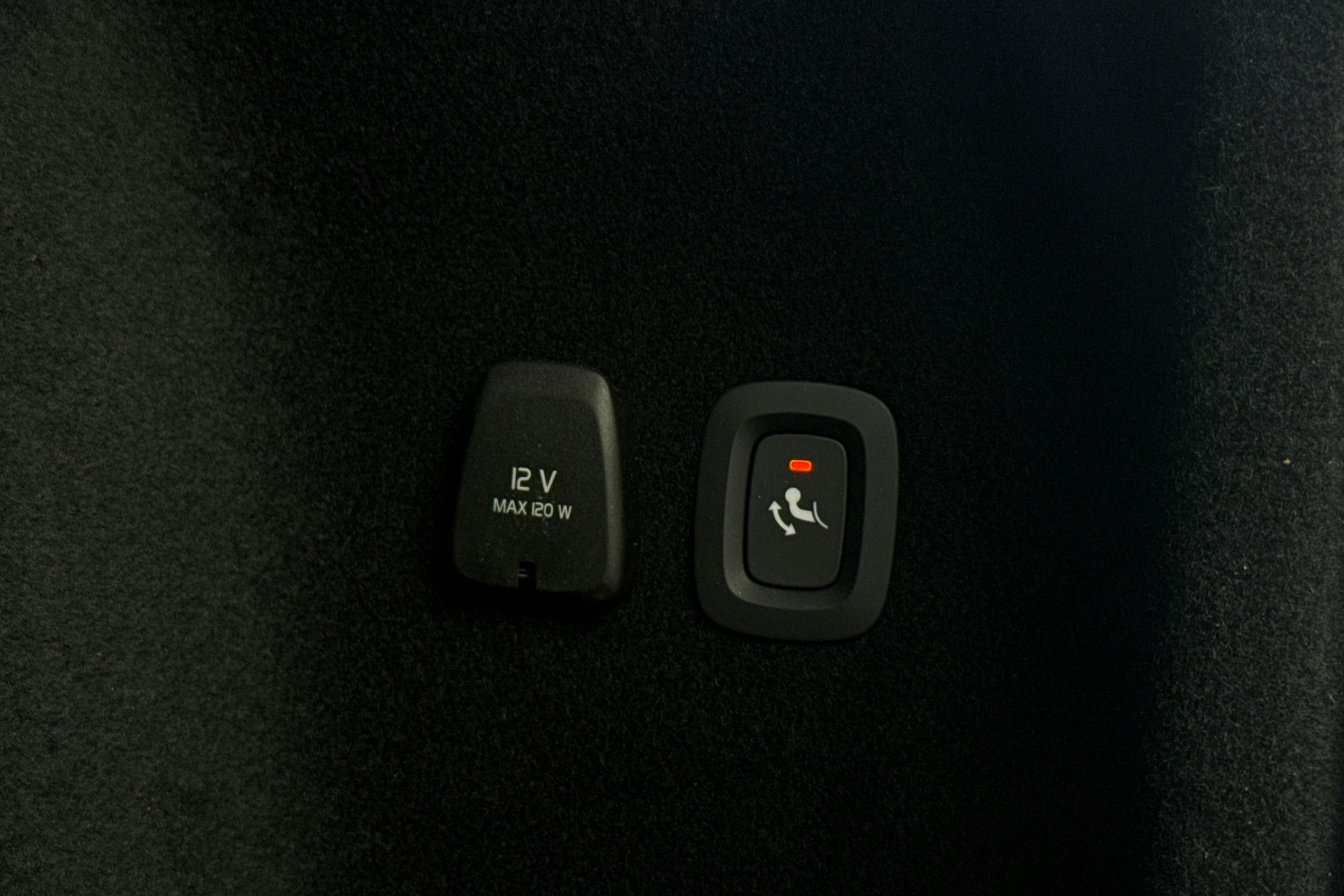 valkoinen Volvo V60 2025 kuva 31.