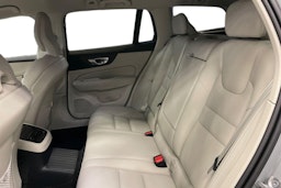 harmaa Volvo V60 2024 kuva 10.