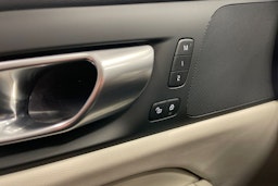 harmaa Volvo V60 2024 kuva 21.