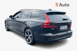 musta Volvo V60 2024 kuva 2.
