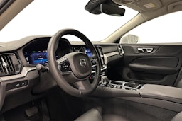 valkoinen Volvo V60 2024 kuva 7.
