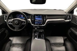 valkoinen Volvo V60 2024 kuva 9.