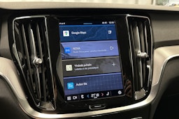 valkoinen Volvo V60 2024 kuva 25.