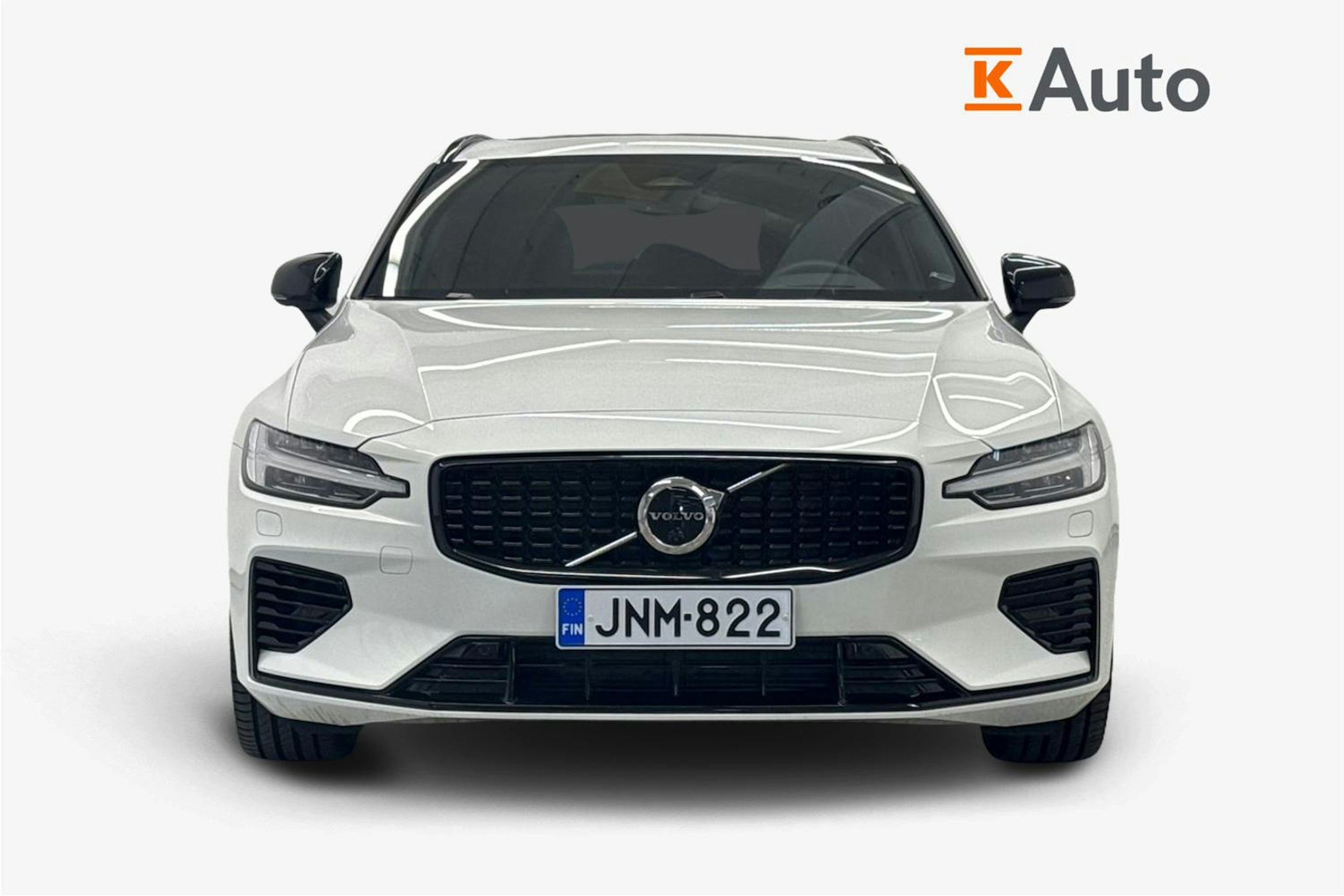 Valkoinen Volvo V60 2025 kuva 5.