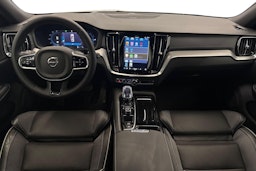 Valkoinen Volvo V60 2025 kuva 9.