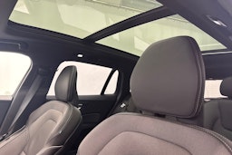 Valkoinen Volvo V60 2025 kuva 13.