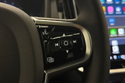 Valkoinen Volvo V60 2025 kuva 16.