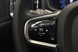 Valkoinen Volvo V60 2025 kuva 17.