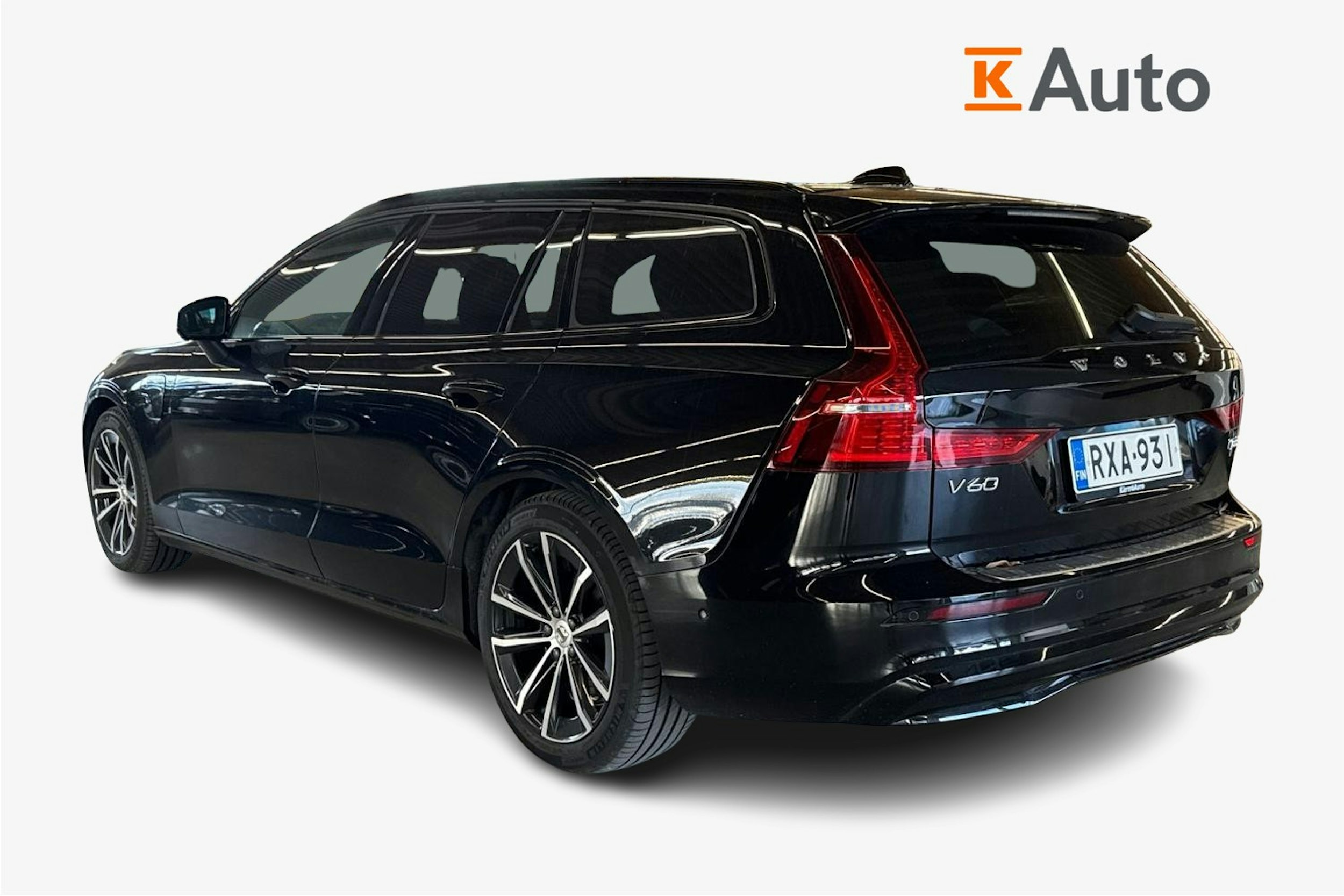 musta Volvo V60 2025 kuva 2.