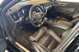 musta Volvo V60 2025 kuva 3.