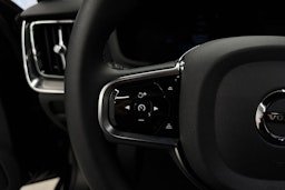 musta Volvo V60 2025 kuva 17.