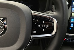 musta Volvo V60 2025 kuva 18.