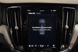 musta Volvo V60 2025 kuva 22.