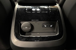 musta Volvo V60 2025 kuva 32.