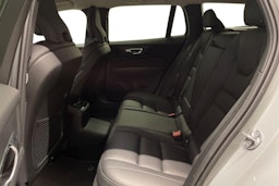 harmaa Volvo V60 2025 kuva 10.