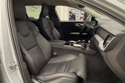 harmaa Volvo V60 2025 kuva 25.