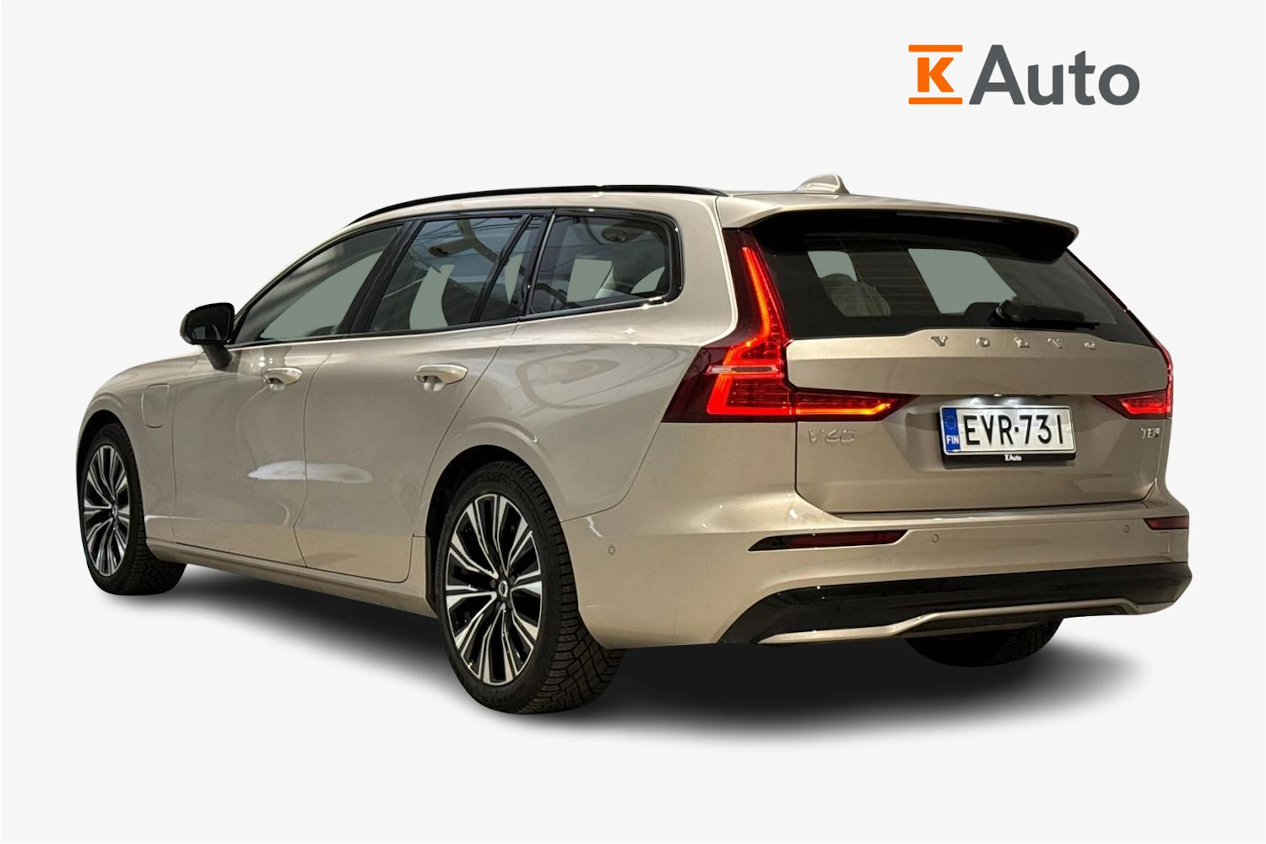 harmaa Volvo V60 2026 kuva 3.