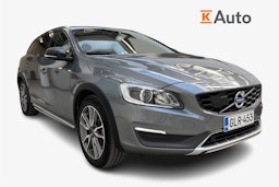 harmaa Volvo V60 Cross Country 2015 kuva 1.